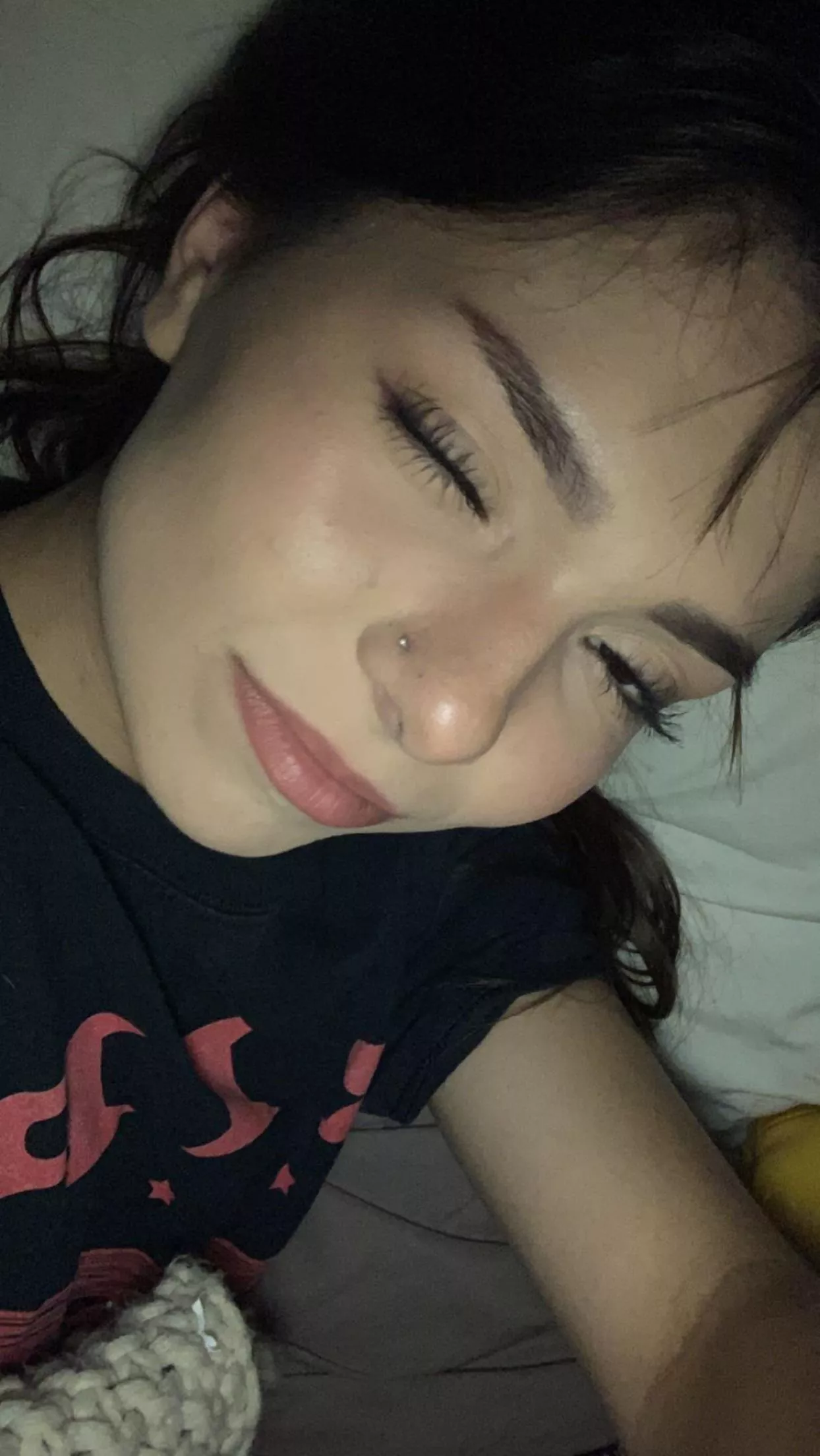 Sexy brunette babe 👀🥵🔥