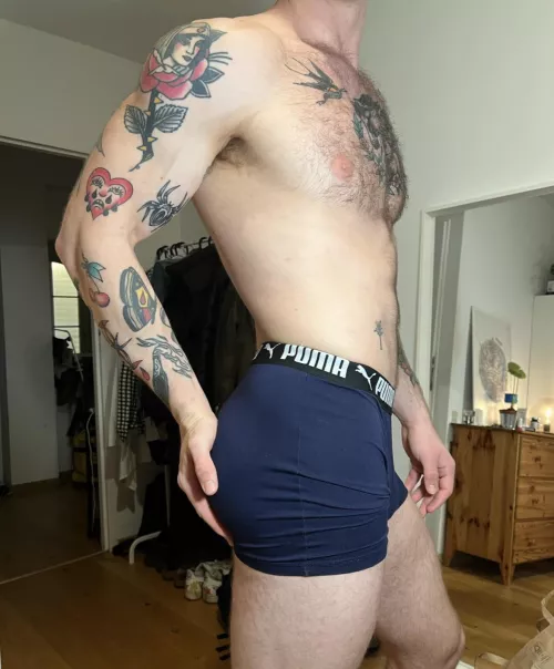 Wanna switch hands with me?