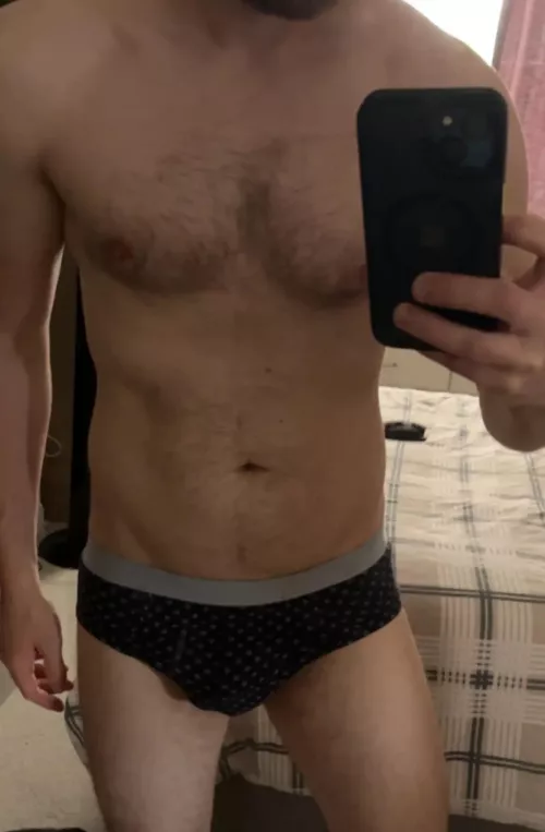 35 daddy. Looking for deep meaningful chats….oh and ass….actually just ass. Sc - primarypark