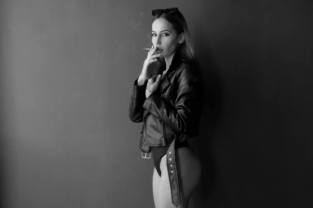 a cigarette break before the second repast 💦💦