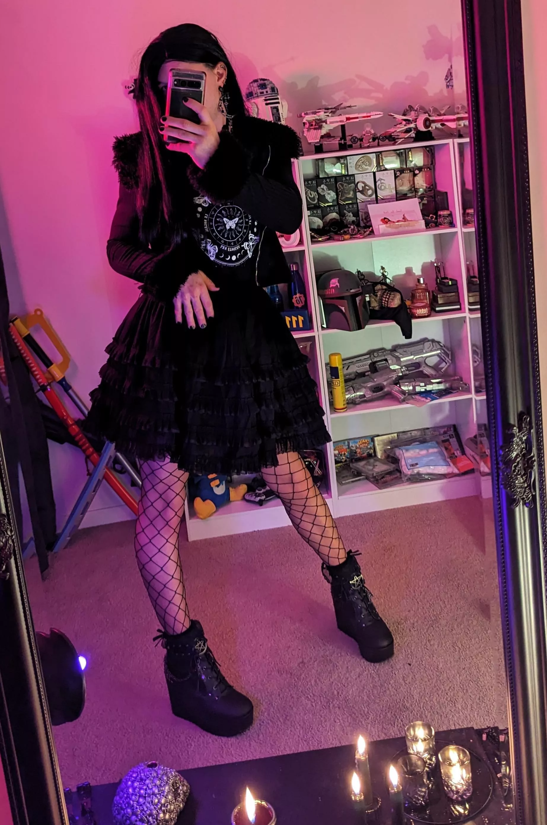 all I want is to look like a hot goth girl 🖤 am I doing it right?