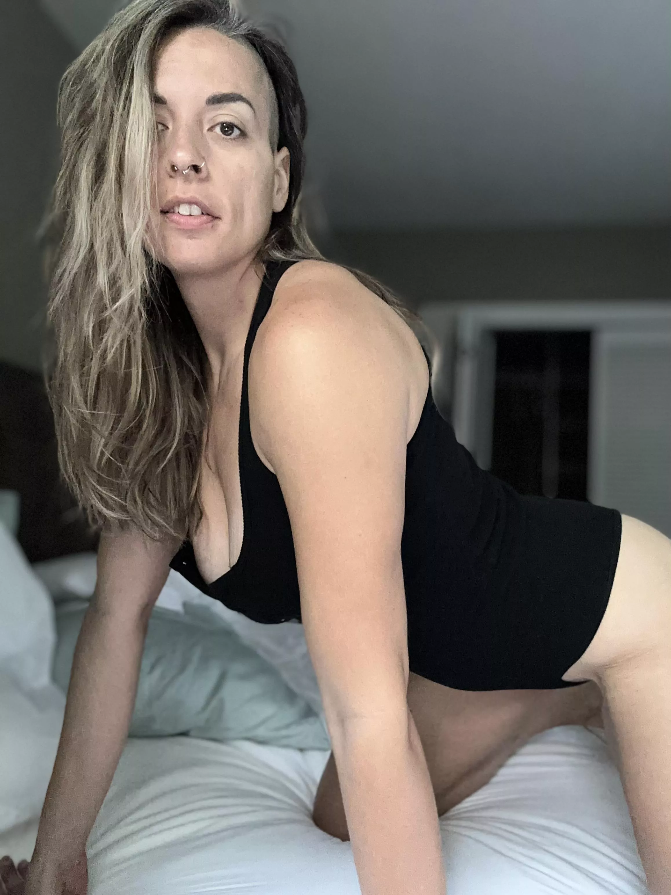 [F] Good morning! God I love a good body suit.