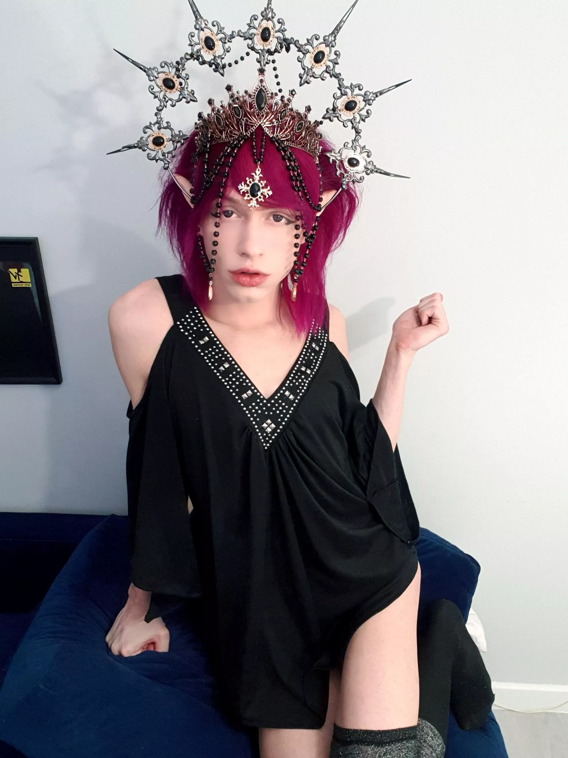 Greetings, Human. U have an audience with the Elf King 🧝‍♀️.