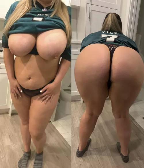 Huddle up with me and slap this ass