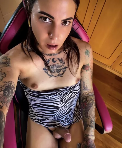 I need you to suck my thick clit, what do you think? 🥵