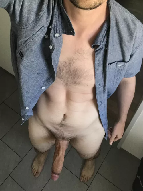 looking for roommates who are comfortable with nudity