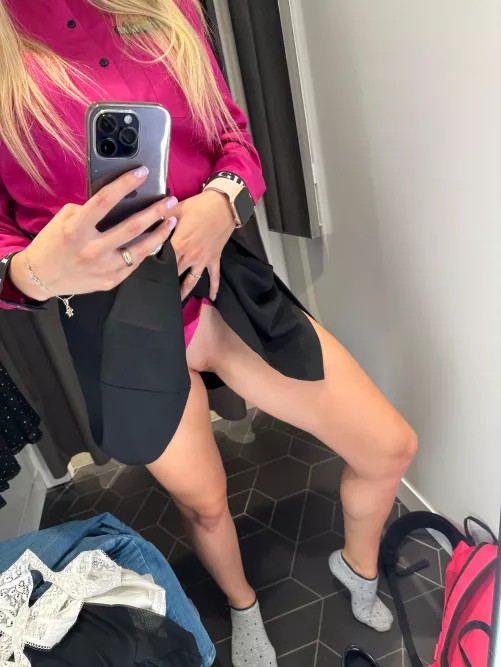 no one knows that I don’t wear panties