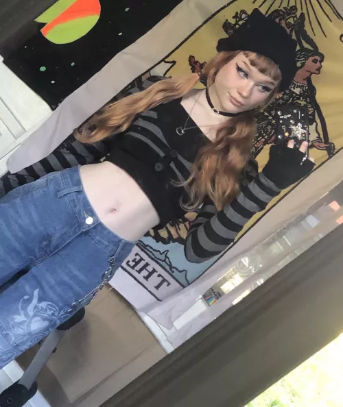 showing off my tummy