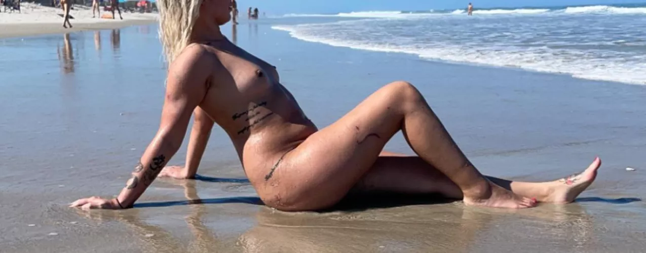 When the tits just pop