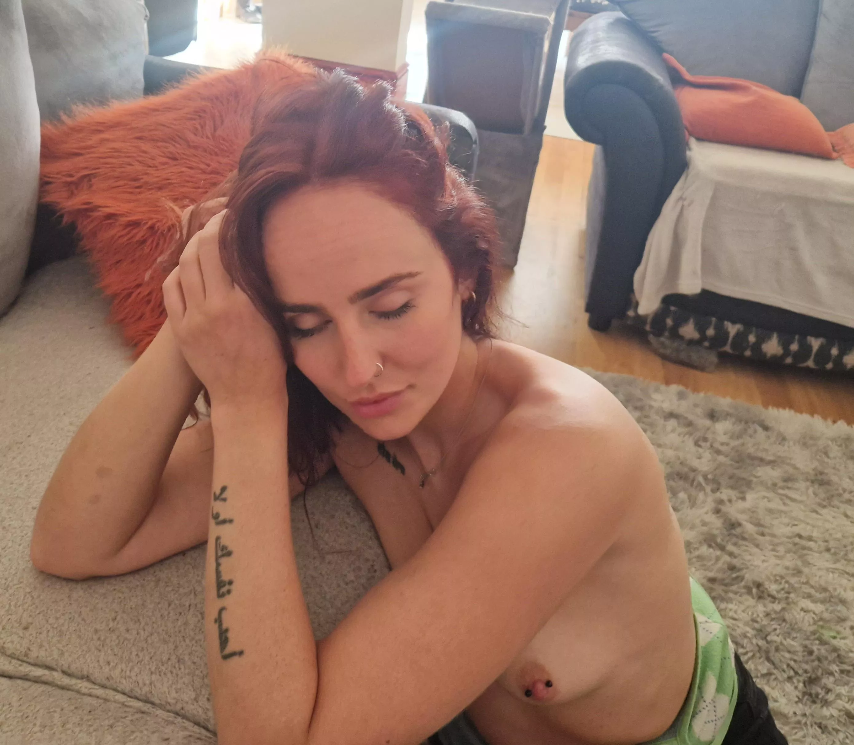 Anyone up for a play with my slutty wife? She's horny and wants to play live 😏