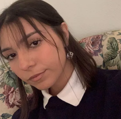 Beautiful brunette 20 y/o 😍🥵🔥