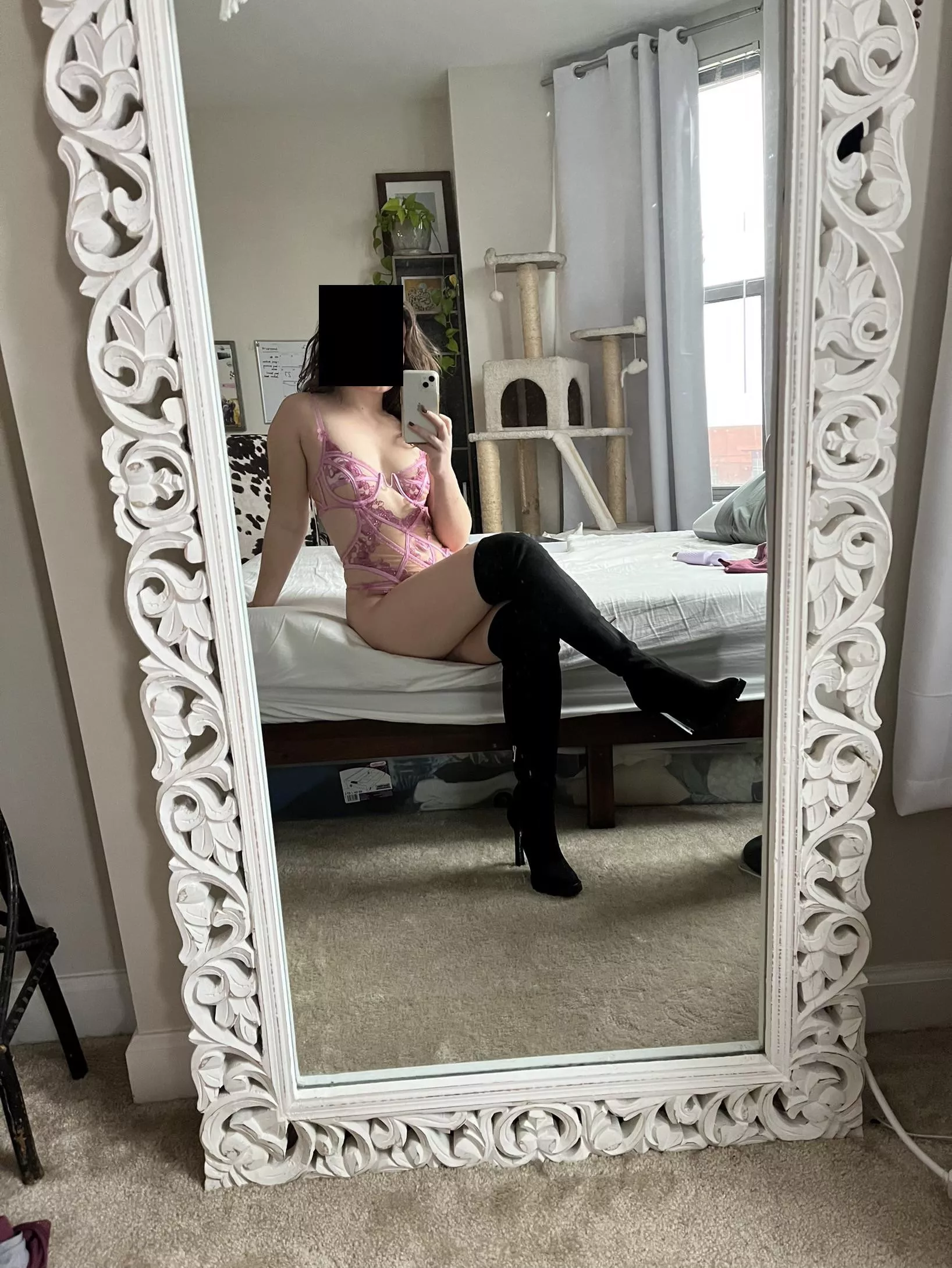 I feel so sexy in this outfit ngl