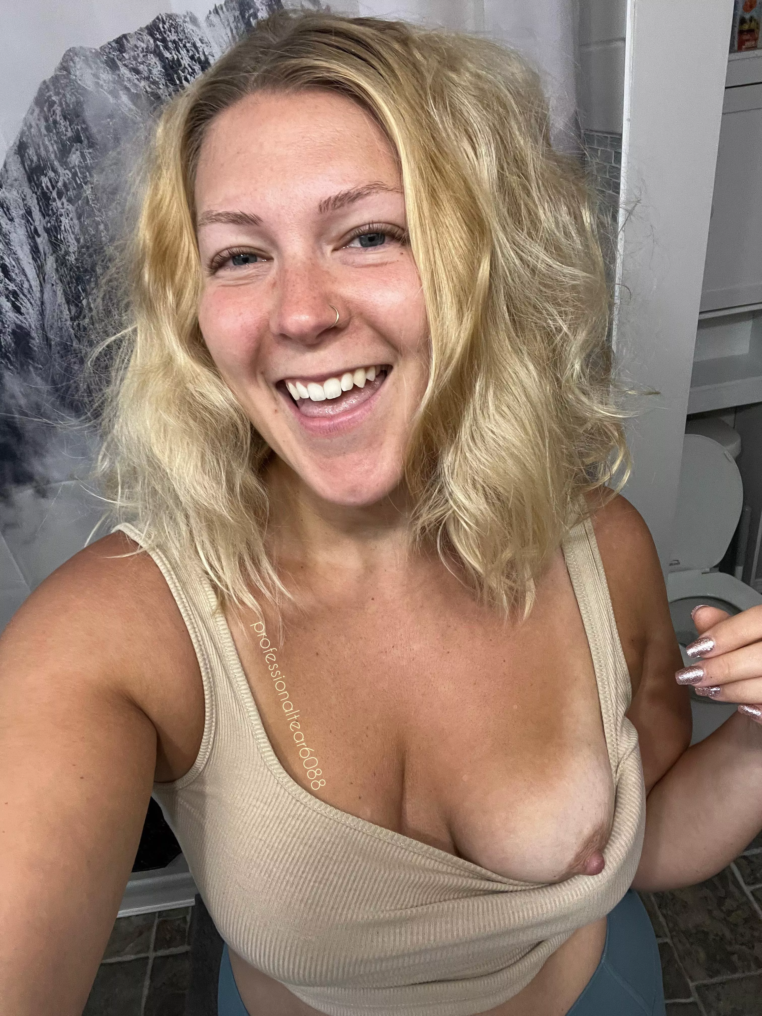 It’s all about the wild hair and smile