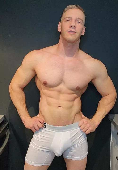 Like this bulge 😏🍆 ?