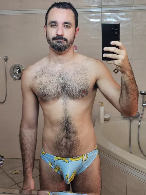 New banana swim suit... what do you think?😅