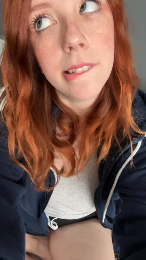 Thick thighs & green eyes [F]