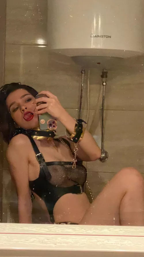 Tonight I'm your girl for the night, have fun