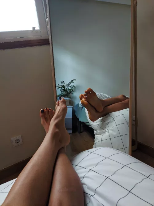 What do you think of zoomed soles-oriented photos?