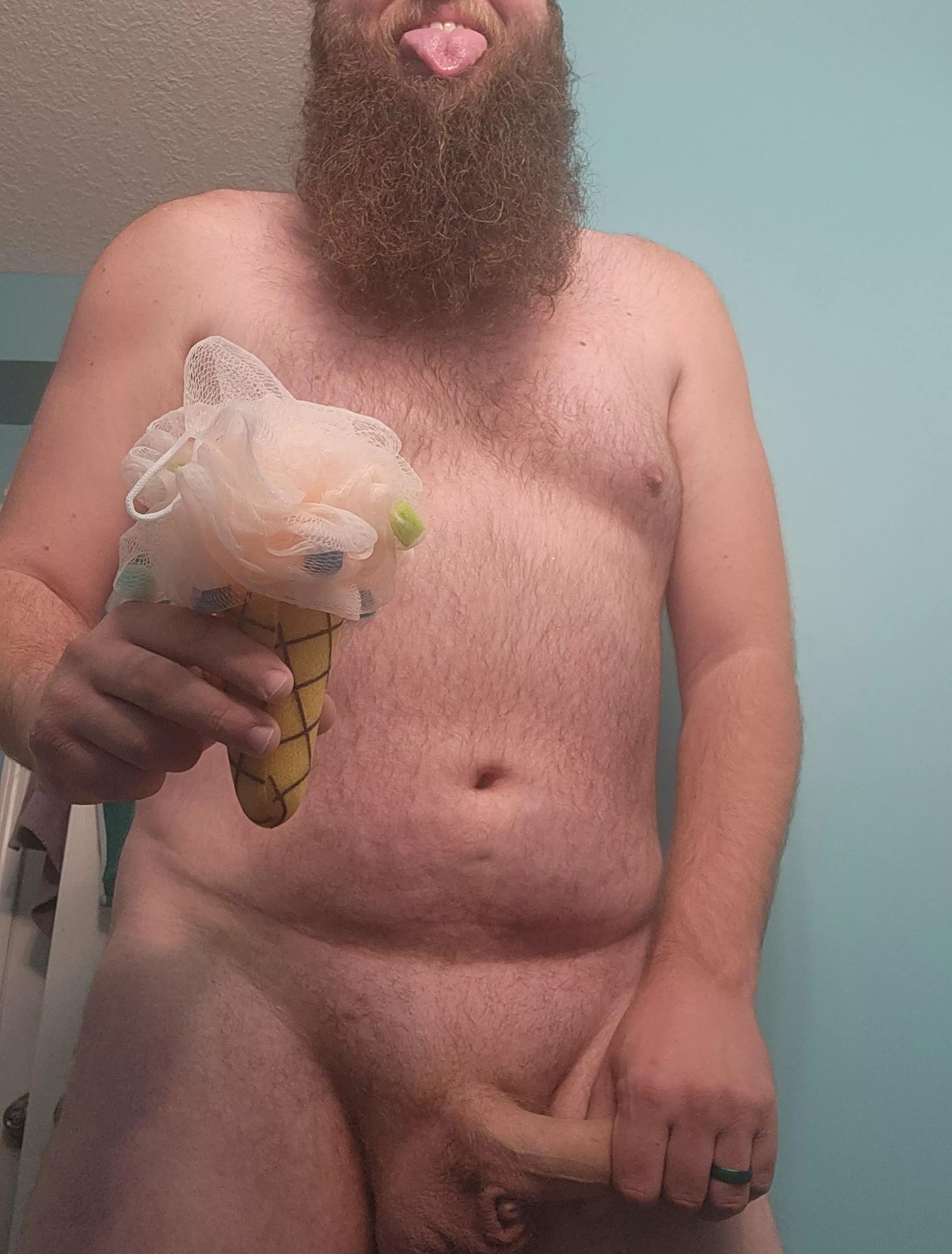 Cub who wants to share his dessert! 😜🍦