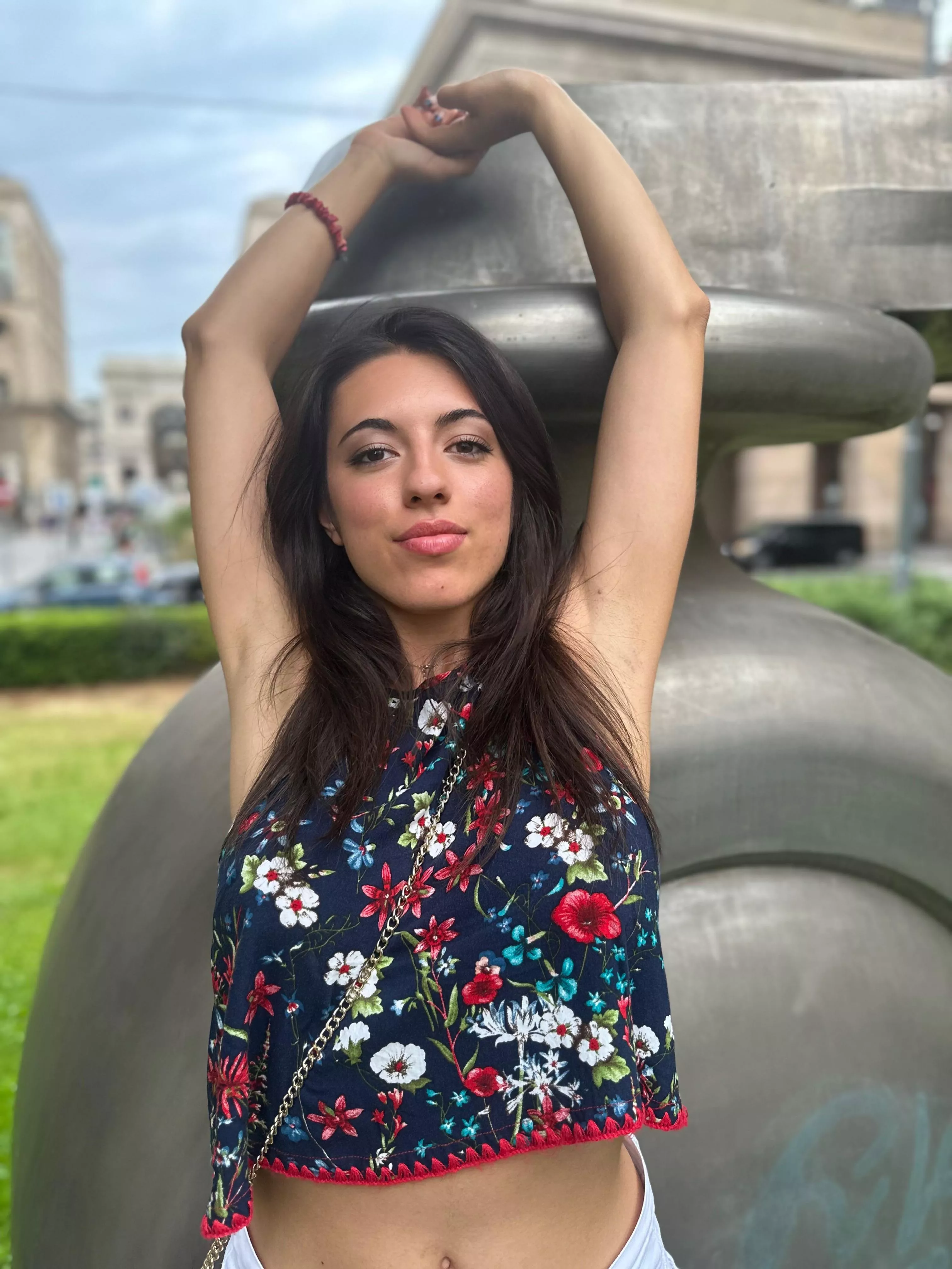 Exploring new adorable poses <3 F19