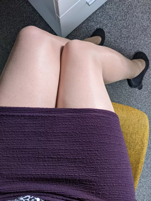 Glossy tights for today 💜