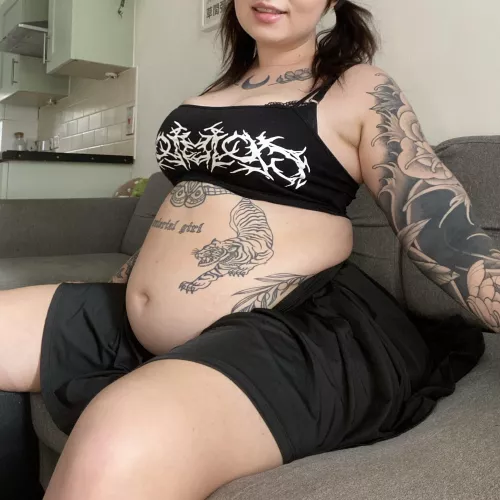 I know it’s against social norms but I think my belly looks better outside of the skirt