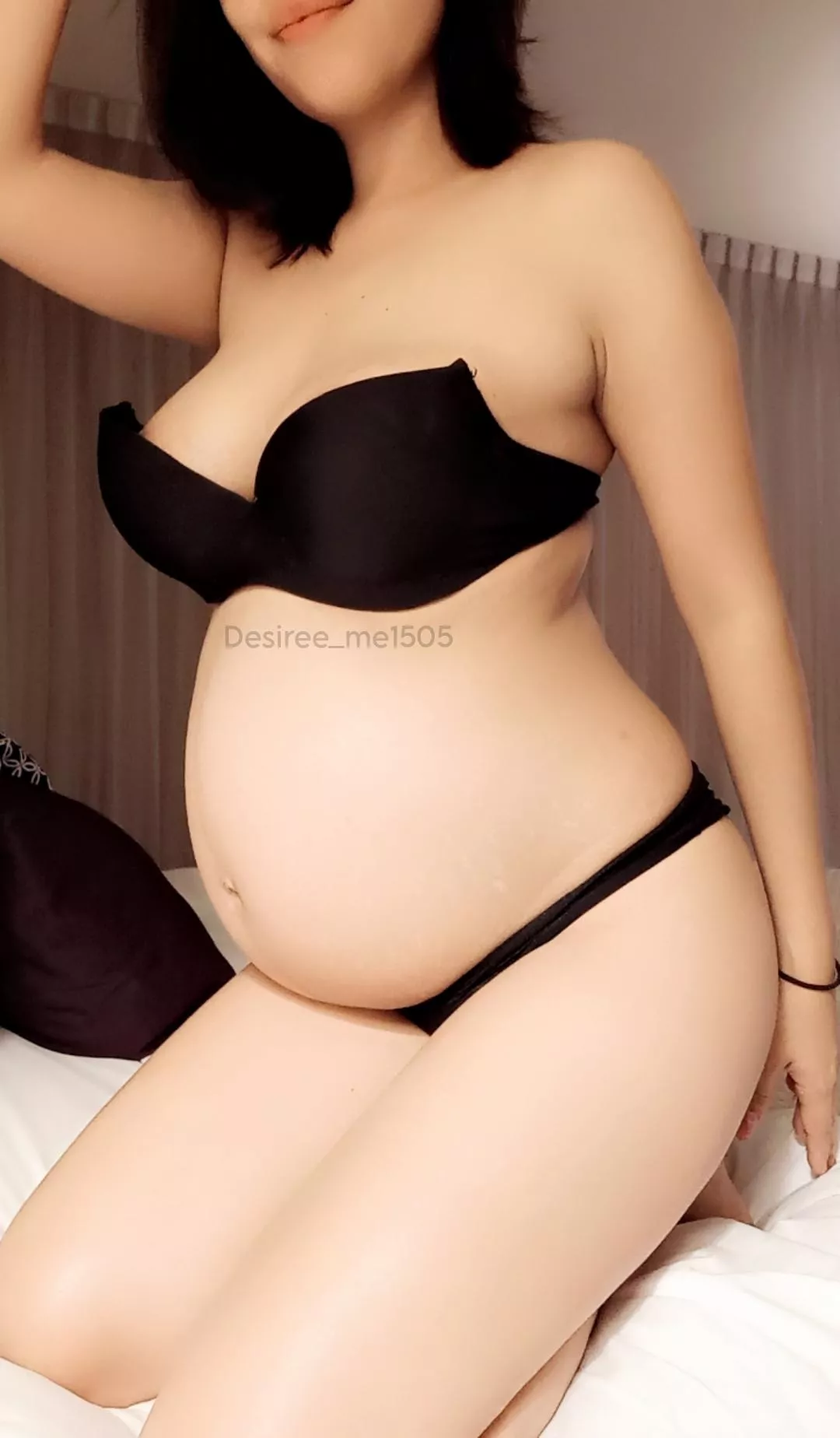 I think a pregnant body will always look good in lingerie. What do you think?