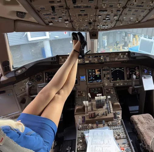 Legs in the air 🇺🇸