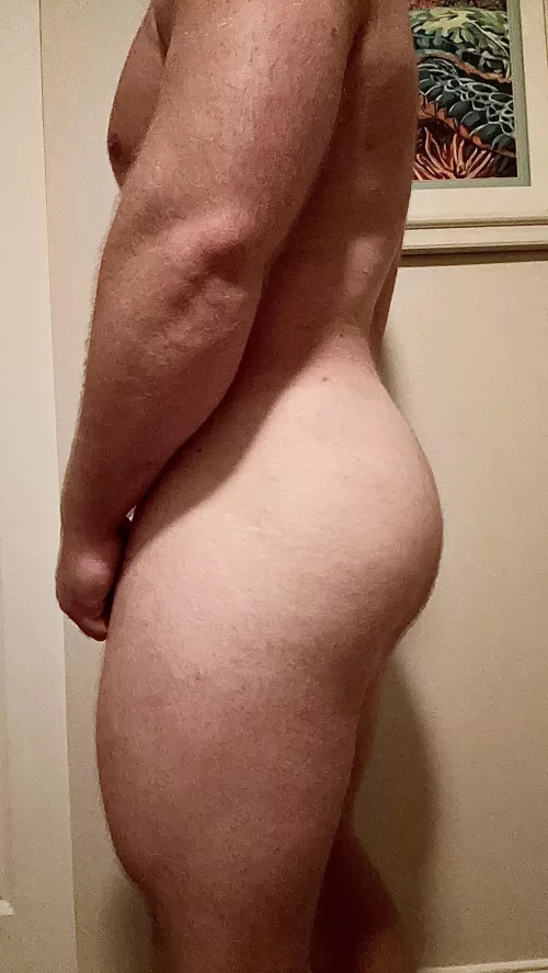 Whoever told me to show my ass. Here we go 🍑