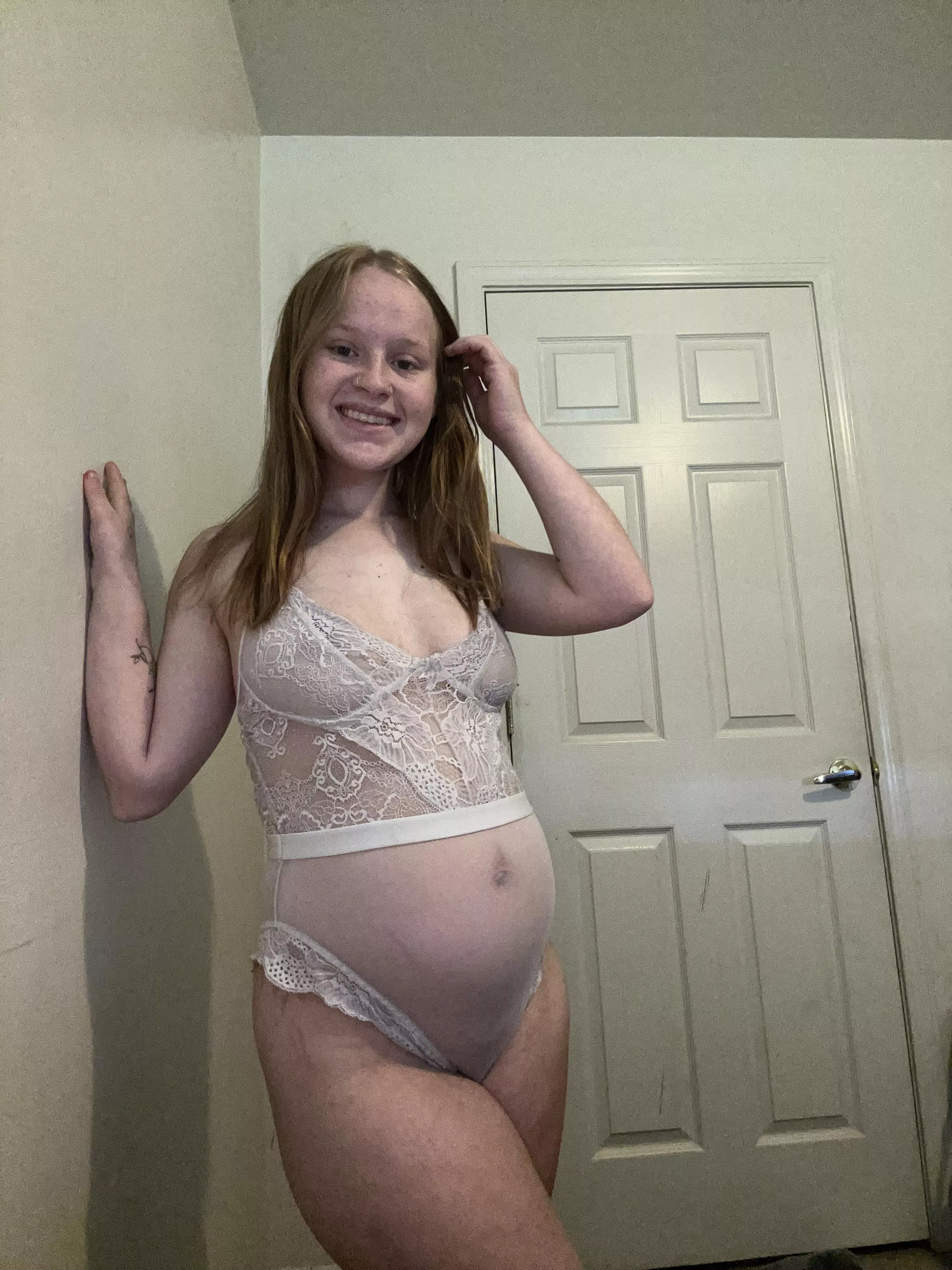 Would you still fuck me? I’m 18 & pregnant 🫣