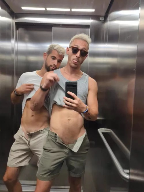 [30]&[32] No underwear day