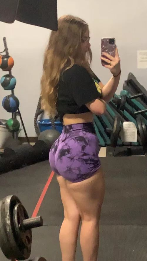 didn’t get many great pump pics during the peak of my pump, but y’all should’ve seen my pump without these shorts on