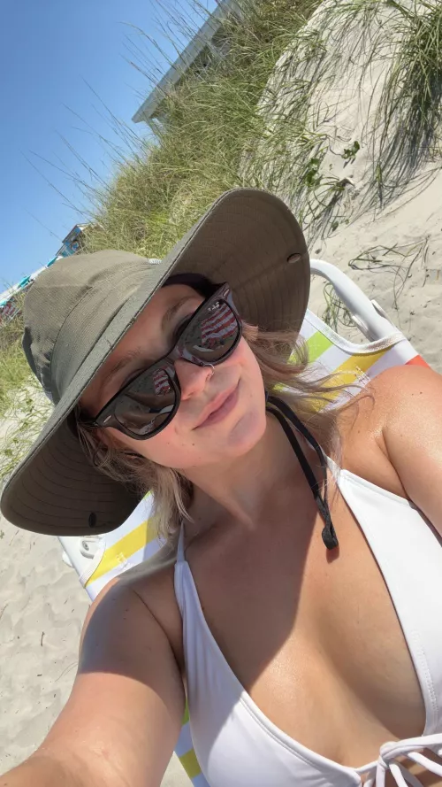 Feeling cute in this beach hat