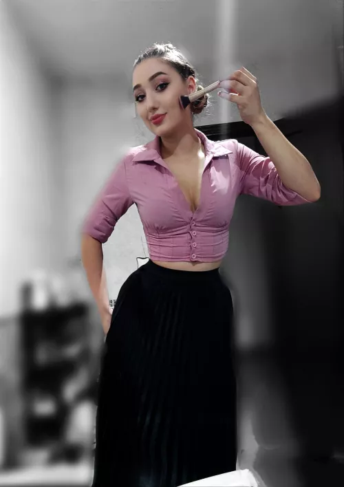 I love all type of submissives, but sissies are my weakness. I love getting them all dolled up, making them want to be me as they worship. My little fuckdolls. 💞