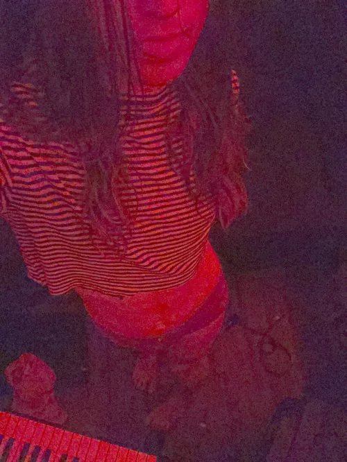 I’m gonna tease u with shitty quality photos😈