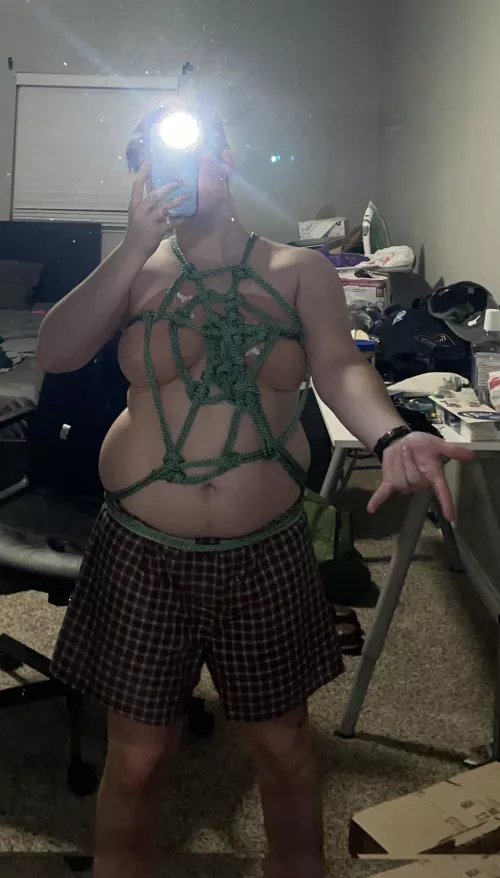 it’s veeeeeery messy, but can you tell which movie i just saw based on my rope? 😁🪢🕸️ (he/him)