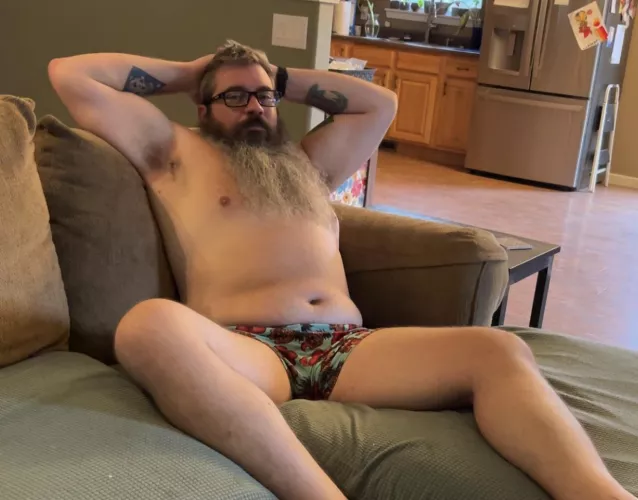 To make up for my rule breaking post earlier (😬 sorry), here is basically the same picture but without the offending, uh, member.