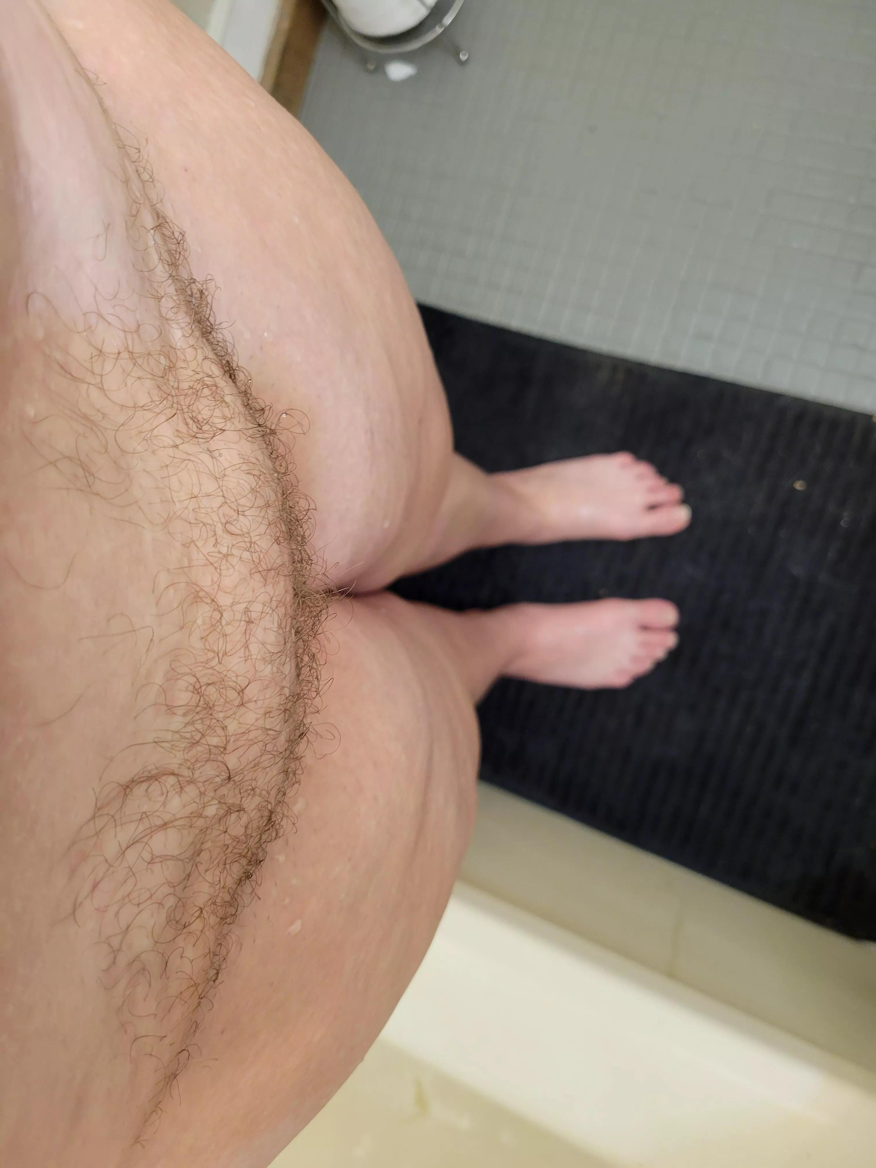 Who wants some freshly showered pussy for breakfast?