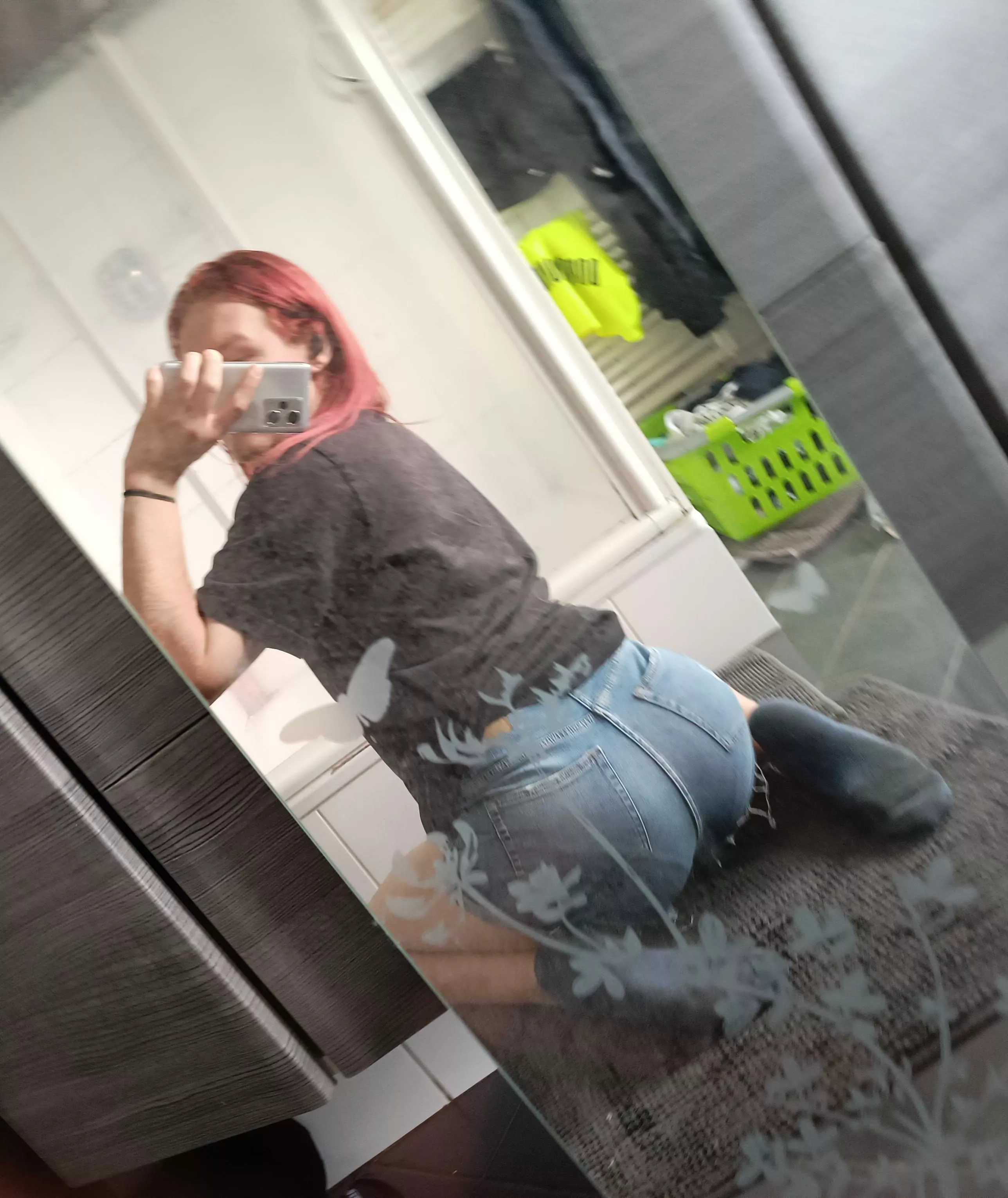 Any straight boys or trans girls wanna peel these shorts off my ass?