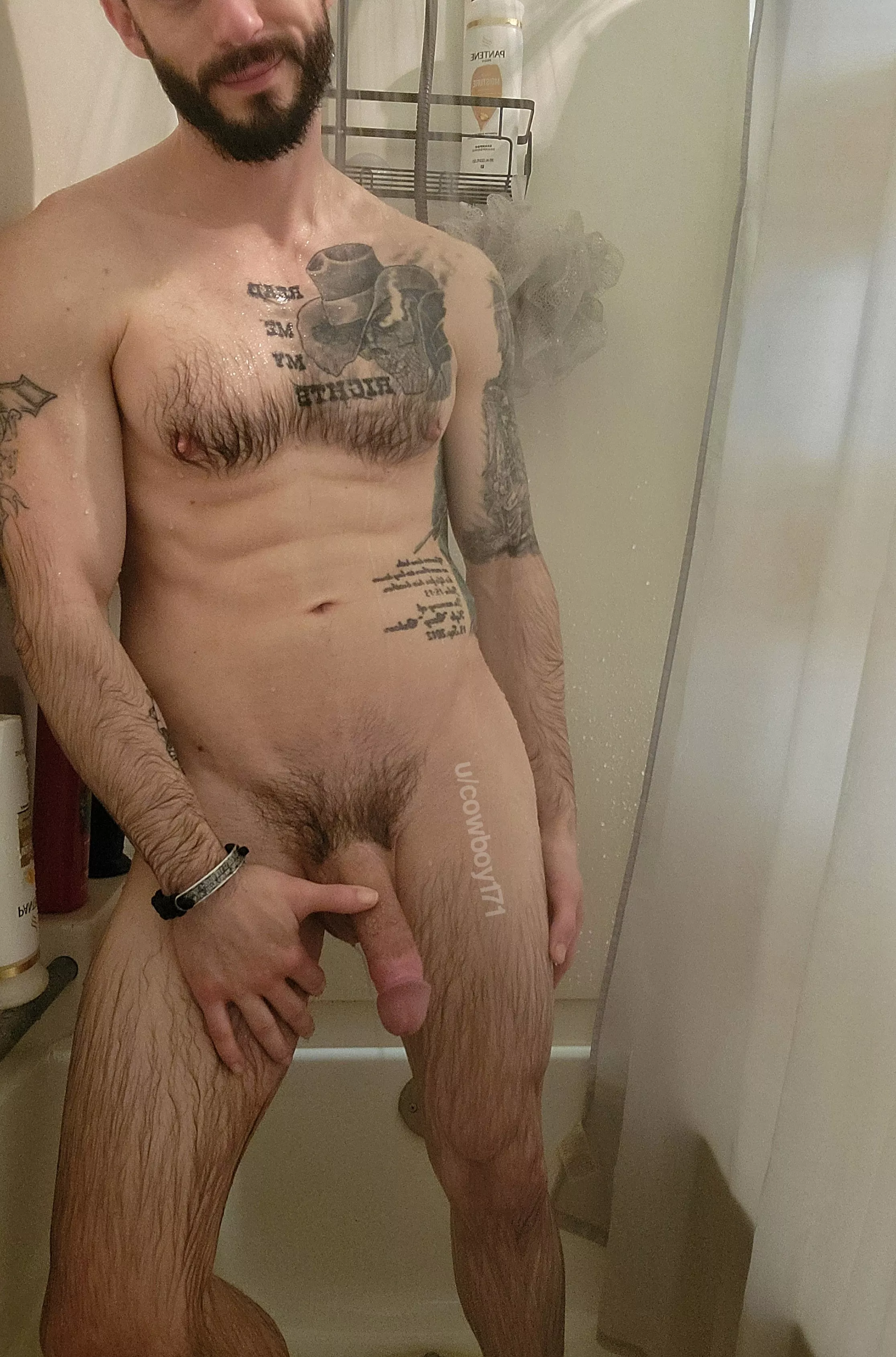 Any volunteers to soap me up? 😏