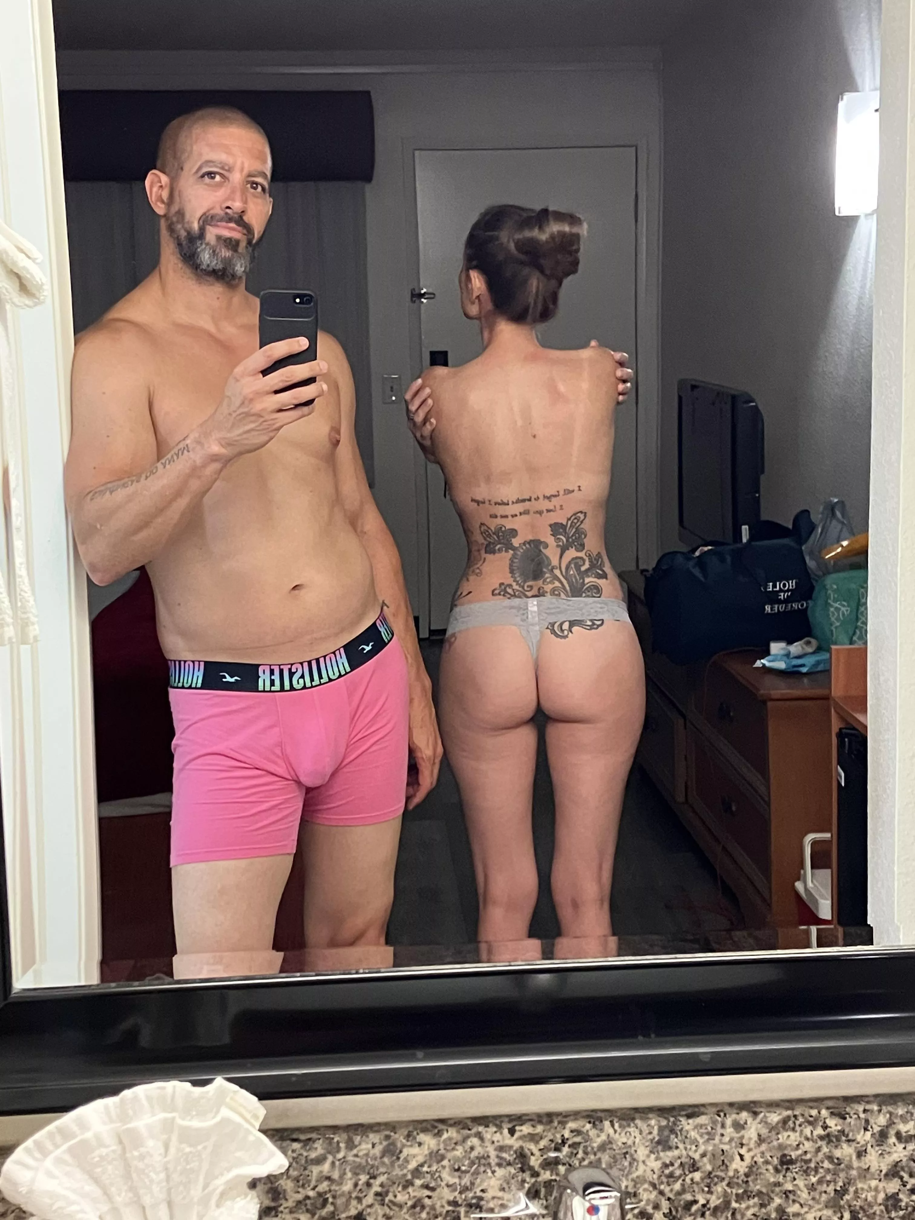 Checking those tan lines out