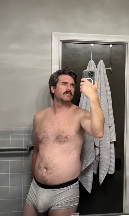 Dad bod Dad bulge