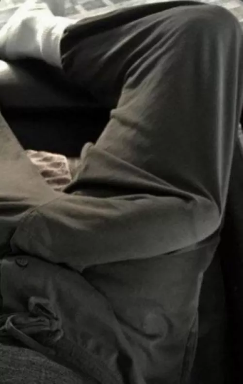 don’t mind the sweats in socks pls