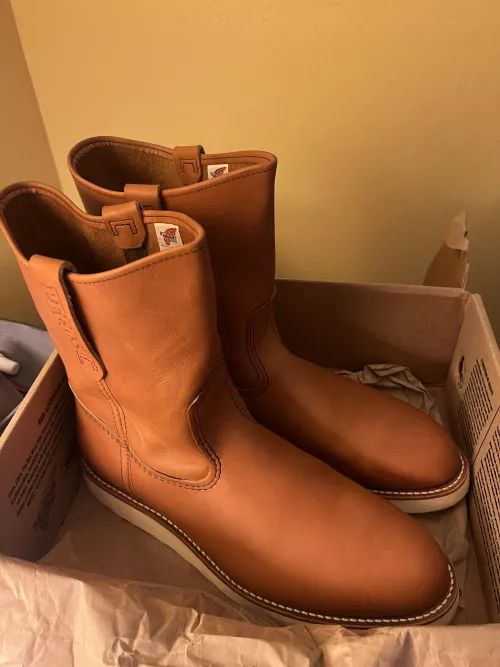 First pair of pecos. Advice on an easy break in process