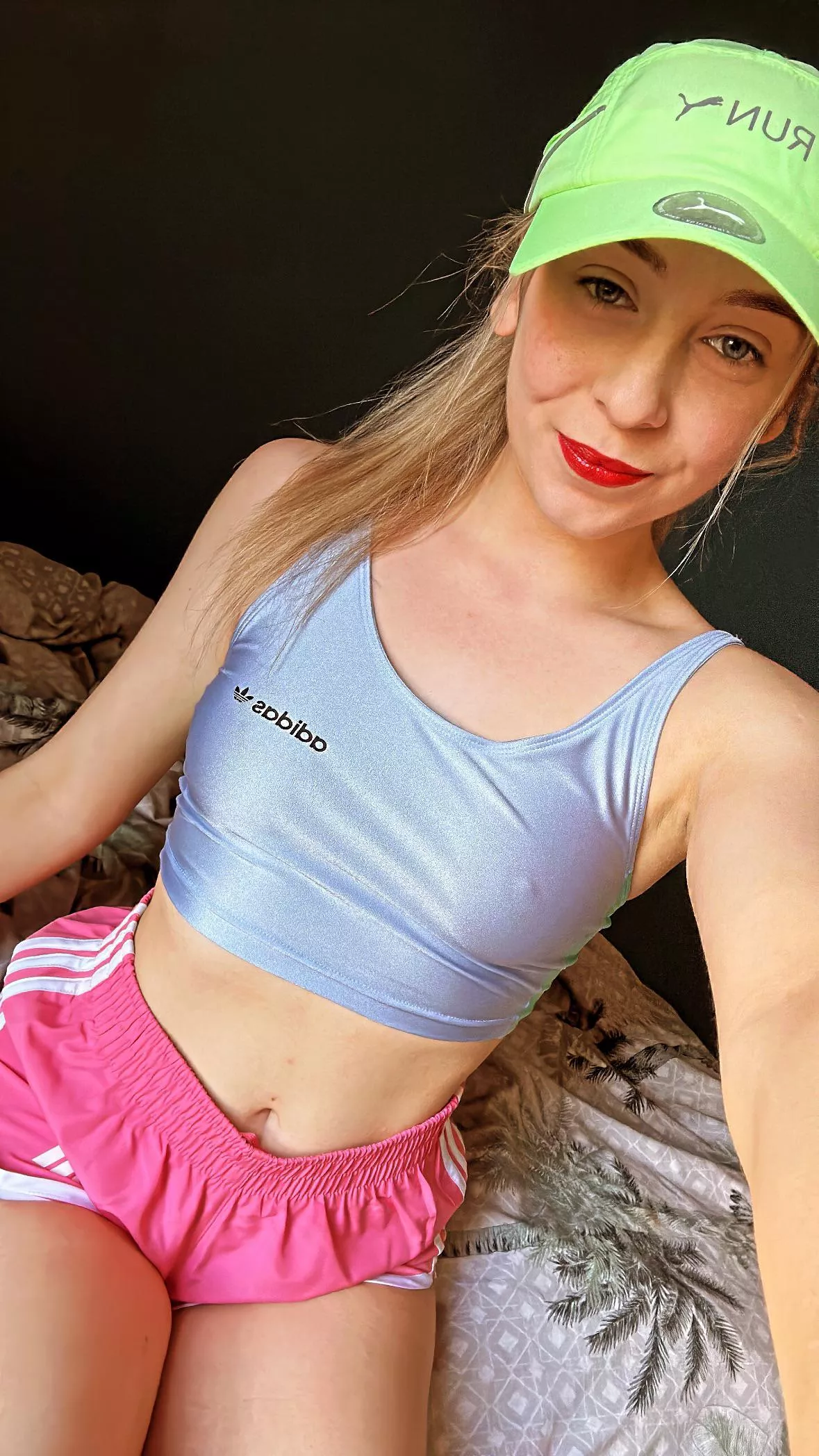 Heyyy happy small girl day😝