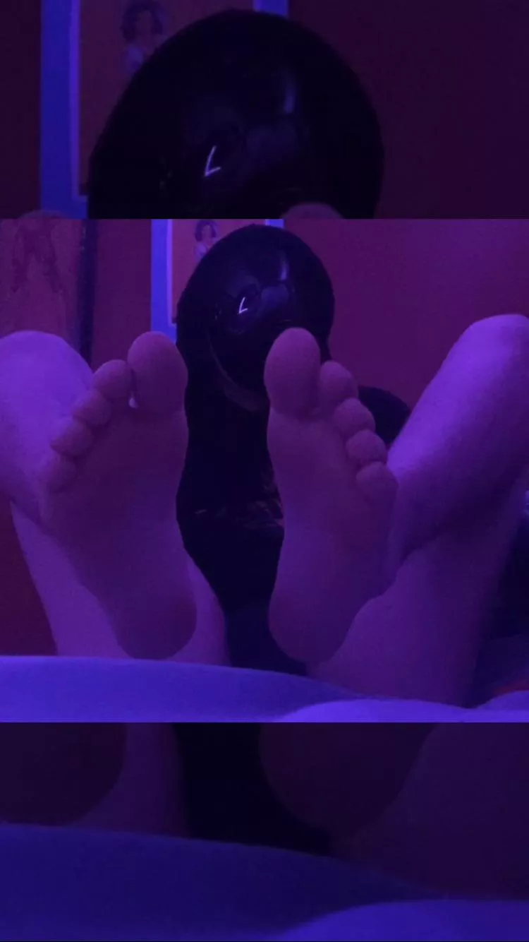 I heard some of you guys like feet :3