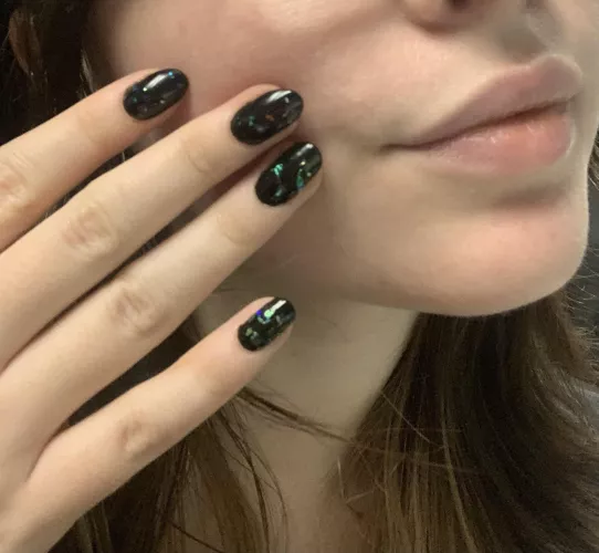 I wanna see these cute nails wrapped around your dick 😜