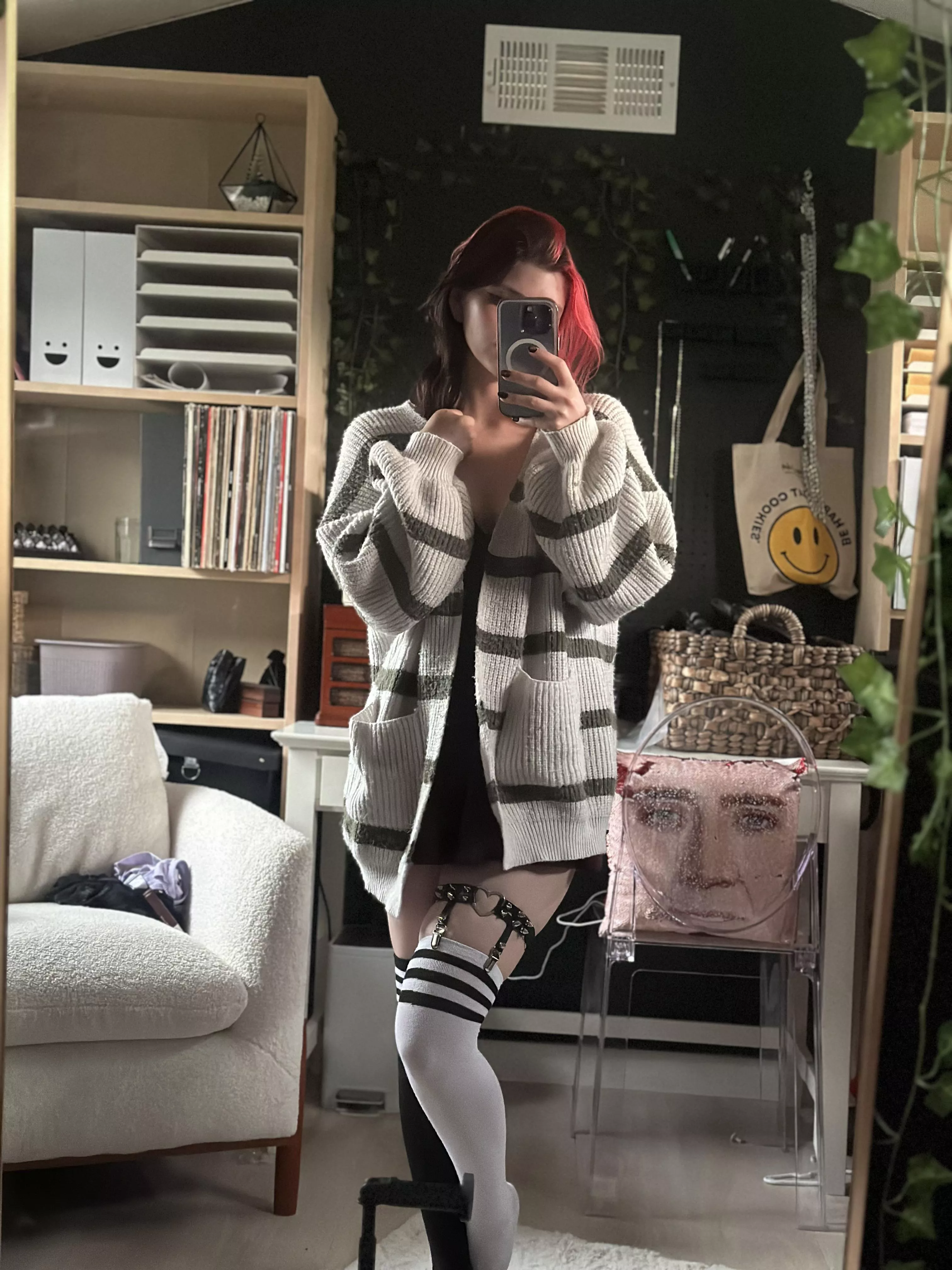 Kinda in love with mismatched thigh highs 🥹