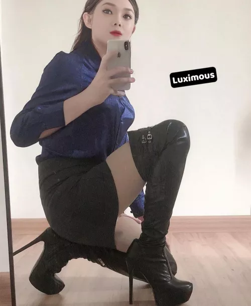 Monday Blue Office Outfit