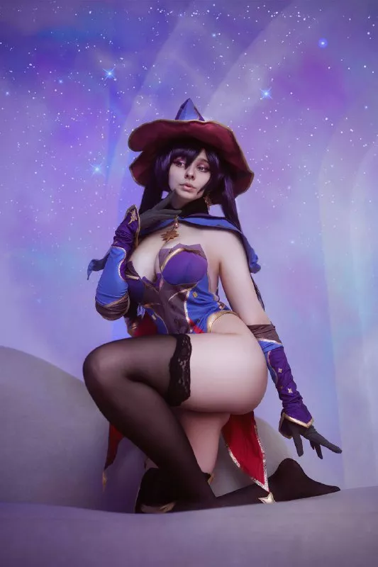 My Mona cosplay (mia_green_tea)